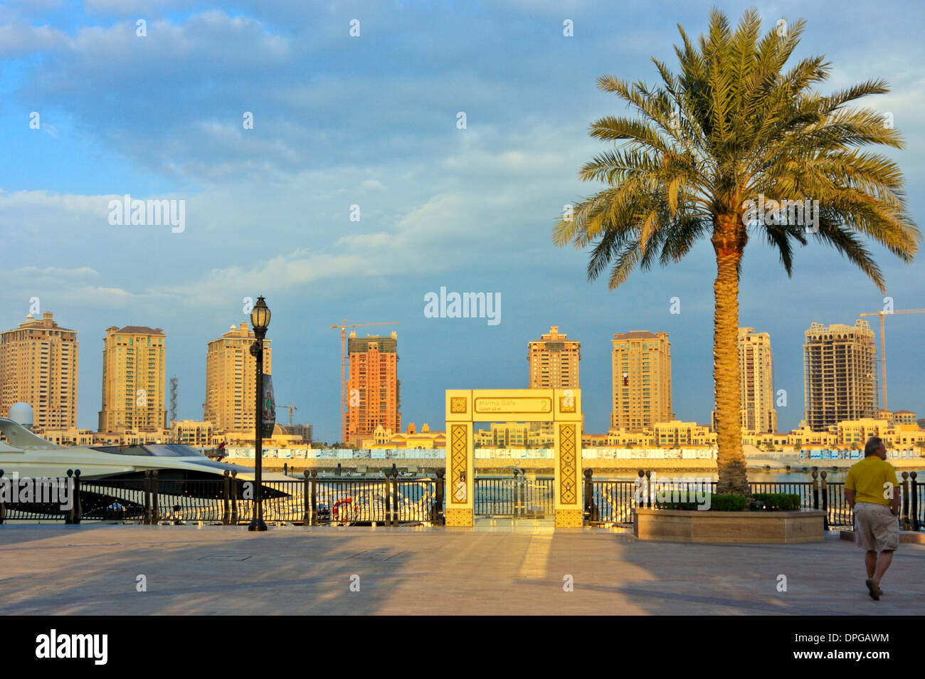 The Pearl Marina, Doha, Qatar Stock Photo - Alamy