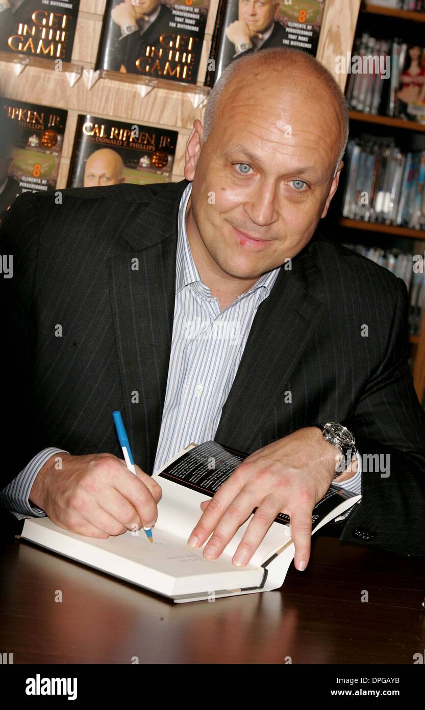 Photos with cal ripken jr hi-res stock photography and images - Alamy