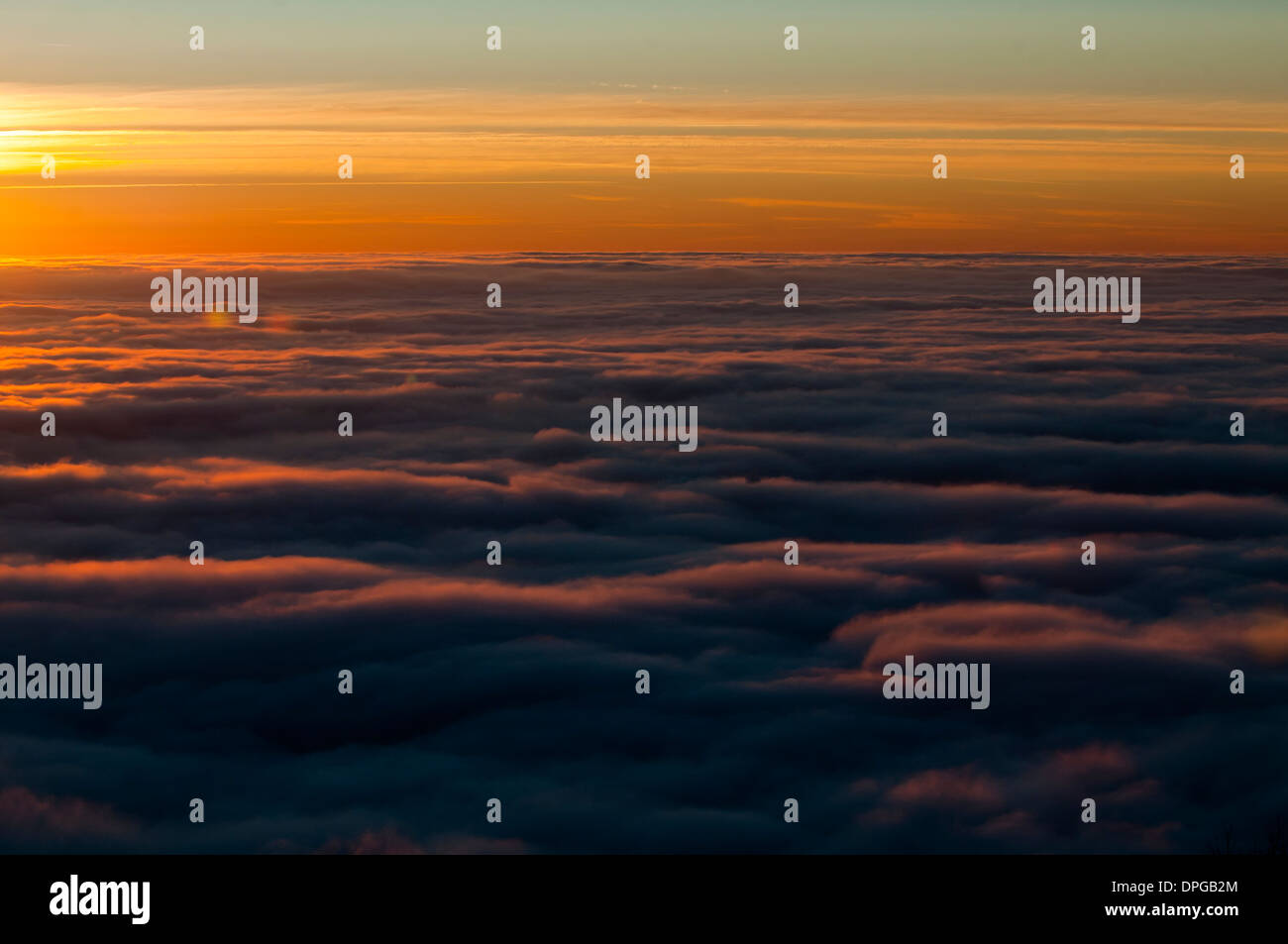 Atmospheric inversion hi-res stock photography and images - Alamy