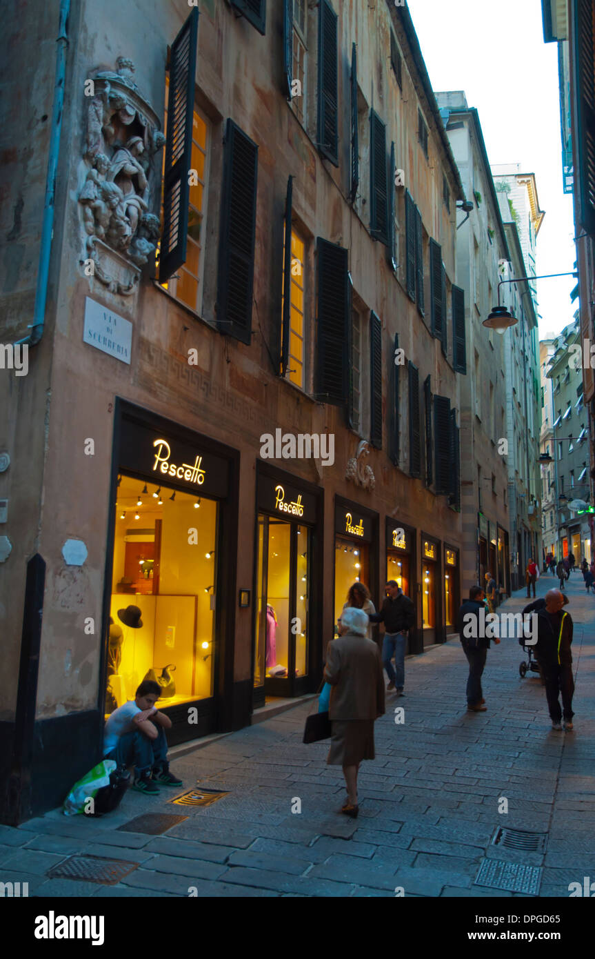 Italy store evening hi-res stock photography and images - Alamy