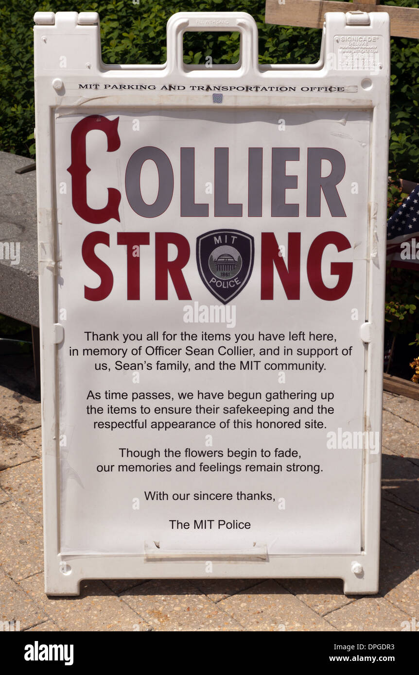A temporary memorial to police officer Sean Colier, close to the spot where he was killed by the Tsarnaev brothers' Stock Photo