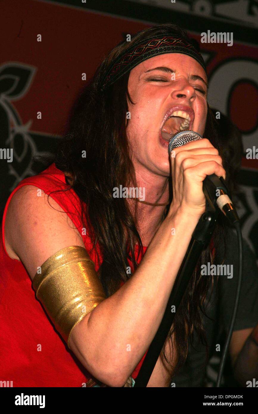 Juliette Lewis Rocker Aug. 2, 2006 - New York, New York, U.S. - JULIETTE LEWIS WITH HER BAND ...