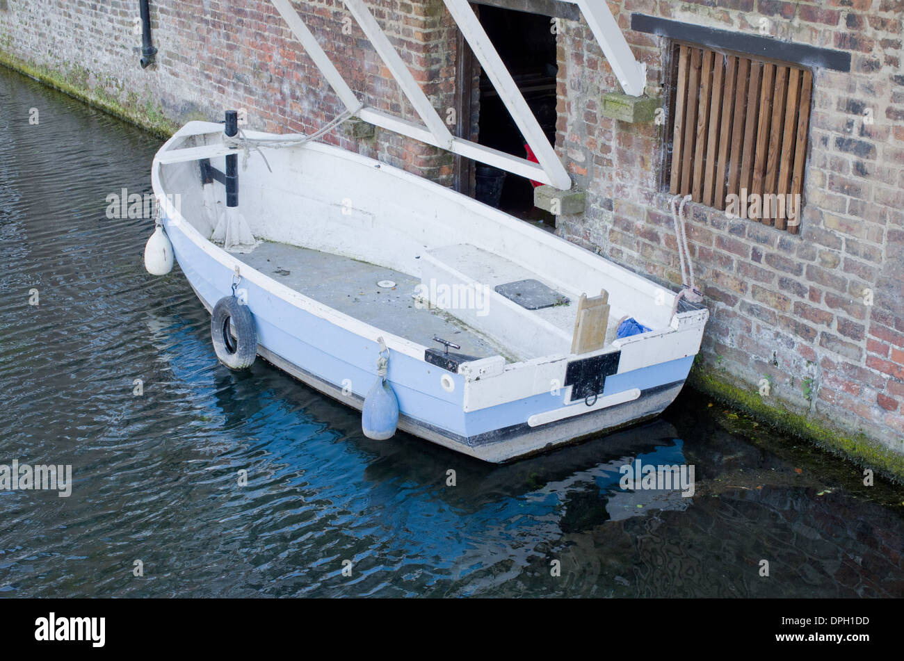 Fibreglass boat hi-res stock photography and images - Alamy
