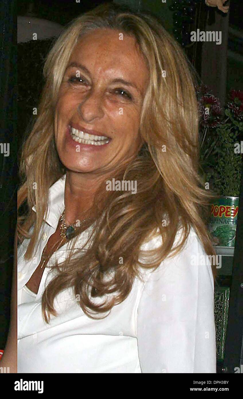 Ann jones hi-res stock photography and images - Alamy