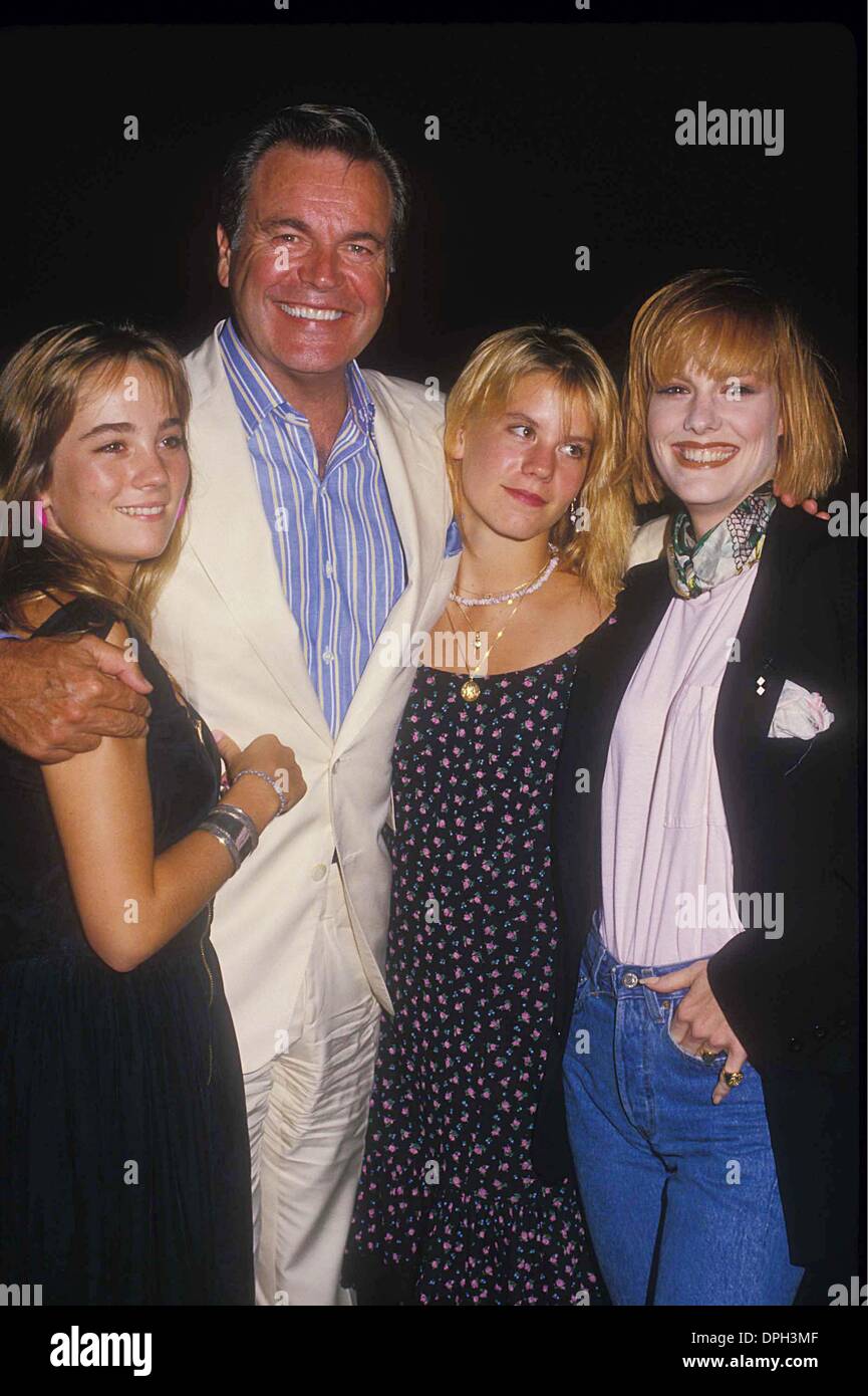 Aug. 2, 2006 - Hollywood, California, U.S. - ROBERT WAGNER WITH HIS DAUGHTERS COURTNEY BROOKE WAGNER , KATIE WAGNER AND NATASHA GREGSON WAGNER 1988.# 15153.(Credit Image: © Phil Roach/Globe Photos/ZUMAPRESS.com) Stock Photo