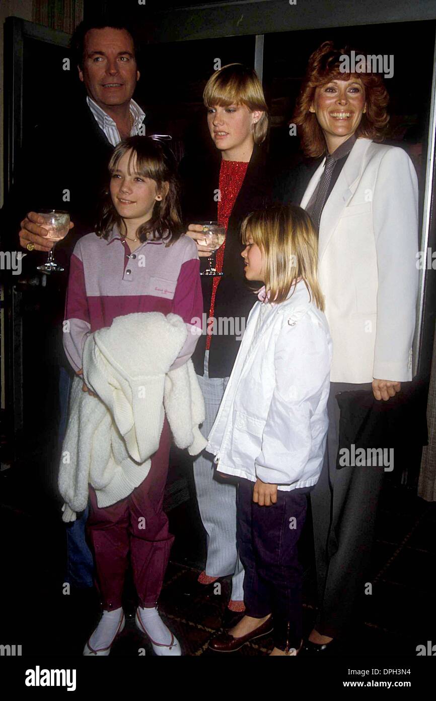 Aug. 2, 2006 - Hollywood, California, U.S. - ROBERT WAGNER WITH COURTNEY BROOKE WAGNER, KATIE WAGNER, NATASHA GREGSON WAGNER AND JILL ST. JOHN 1982.# 12515.(Credit Image: © Phil Roach/Globe Photos/ZUMAPRESS.com) Stock Photo