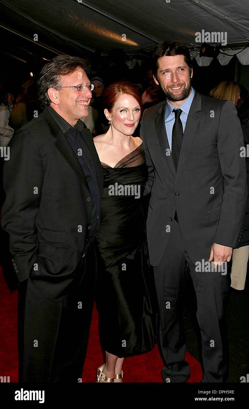 Feb. 13, 2006 - New York, New York, U.S. - K46820ML.NEW YORK PREMIERE OF '' FREEDOMLAND '' AT LOEWS LINCOLN CENTER , NEW YORK New York 02-13-2006 .  -    2006.JULIANNE MOORE.JOE ROTH(Credit Image: © Mitchell Levy/Globe Photos/ZUMAPRESS.com) Stock Photo