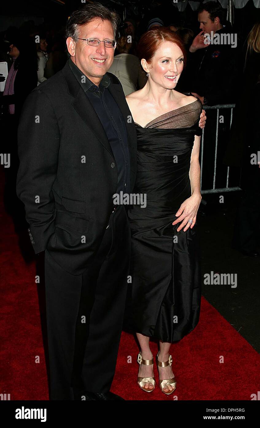 Feb. 13, 2006 - New York, New York, U.S. - K46820ML.NEW YORK PREMIERE OF '' FREEDOMLAND '' AT LOEWS LINCOLN CENTER , NEW YORK New York 02-13-2006 .  -    2006.JULIANNE MOORE.JOE ROTH(Credit Image: © Mitchell Levy/Globe Photos/ZUMAPRESS.com) Stock Photo