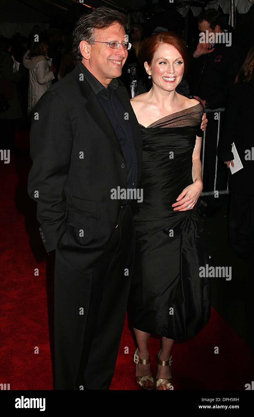 Feb. 13, 2006 - New York, New York, U.S. - K46820ML.NEW YORK PREMIERE OF '' FREEDOMLAND '' AT LOEWS LINCOLN CENTER , NEW YORK New York 02-13-2006 .  -    2006.JULIANNE MOORE.JOE ROTH(Credit Image: © Mitchell Levy/Globe Photos/ZUMAPRESS.com) Stock Photo