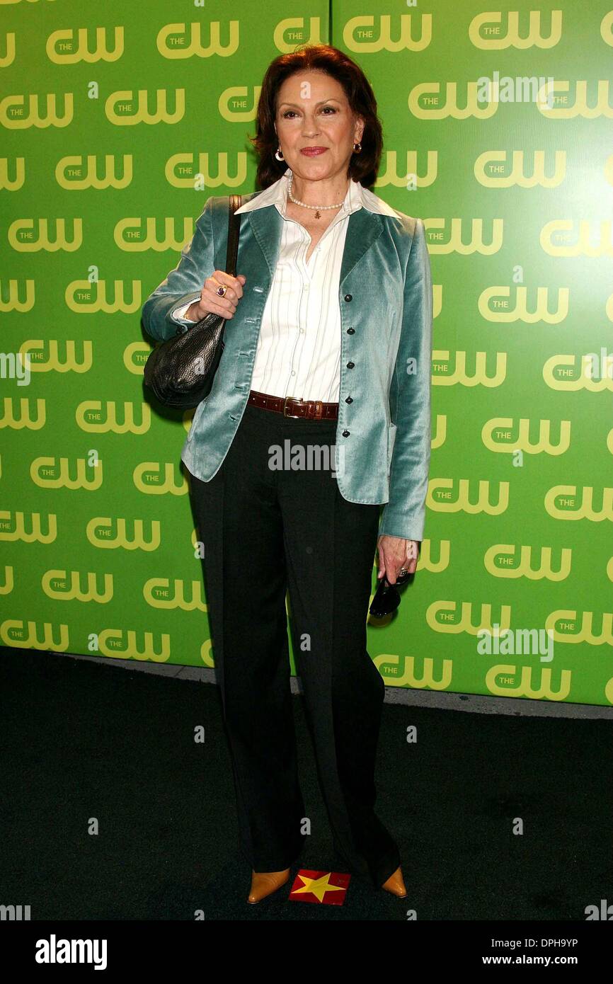 May 17, 2006 - New York, New York, U.S. - K48131ML.THE CW UPFRONT RED CARPET MADISON SQUARE GARDEN, NEW YORK New York. 05-18-2006.  -    2006.KELLY BISHOP(Credit Image: © Mitchell Levy/Globe Photos/ZUMAPRESS.com) Stock Photo