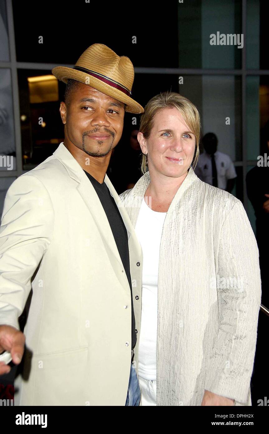 July 20, 2006 - Hollywood, California, U.S. - Cuba Gooding, Jr. and his wife Sara Kapfer during the Los Angeles premiere of the new movie SHADOWBOXER held at the Arclight Theatres, on July 19, 2006, in Los Angeles..   /   -    K49044MG(Credit Image: © Michael Germana/Globe Photos/ZUMAPRESS.com) Stock Photo