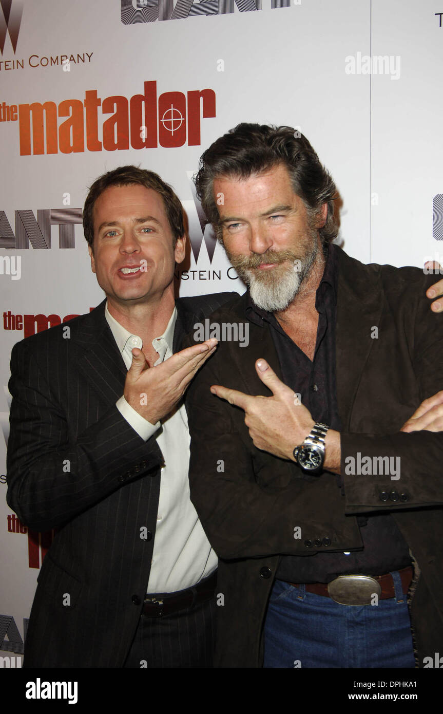 Pierce brosnan greg kinnear hires stock photography and images Alamy