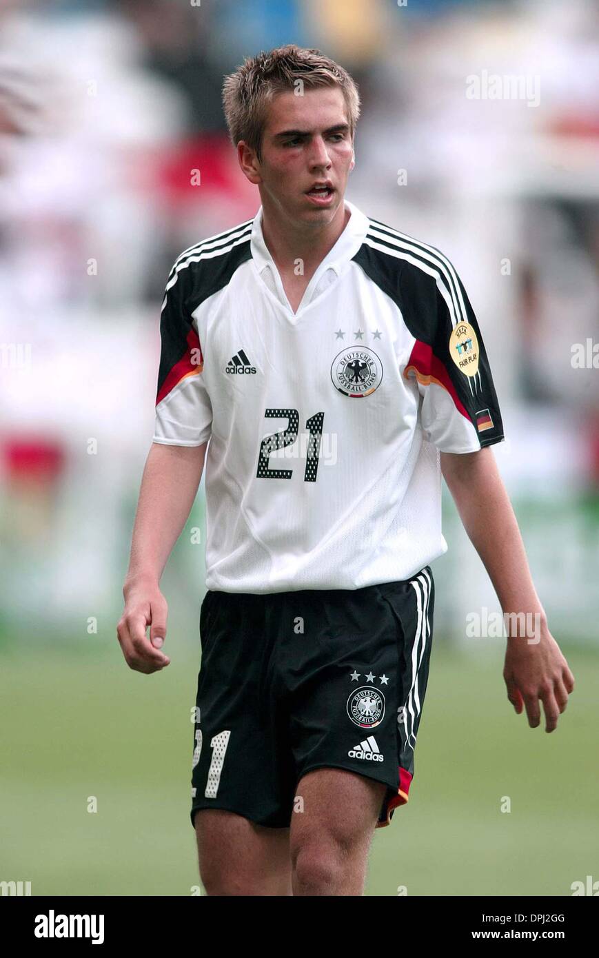 PHILIPP LAHM.GERMANY & VFB STUTTGART.LATVIA V GERMANY EURO 2004.BESSA STADIUM, PORTO, PORTUGAL.19/06/2004.DIG24554.K47872.WORLD CUP PREVIEW 2006 Stock Photo