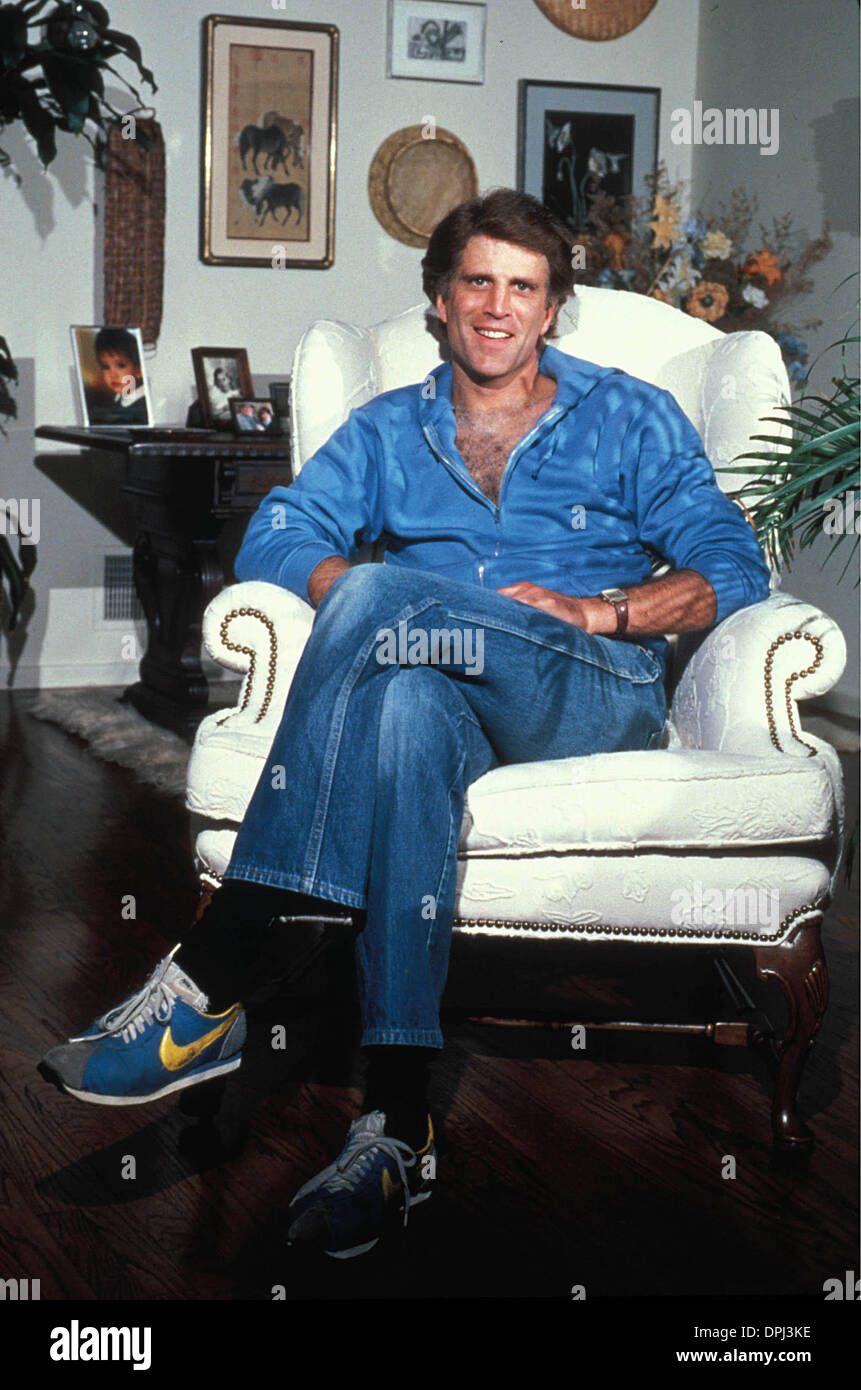 Sept. 21, 2006 - TED DANSON AT HOME 1987.F4272. PAUL DRINKWATER-(Credit Image: © Globe Photos/ZUMAPRESS.com) Stock Photo