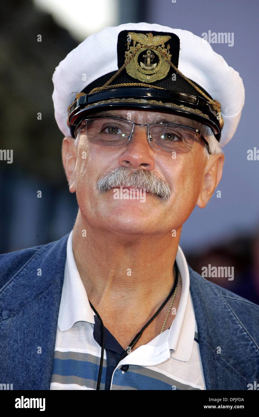 Film director nikita mikhalkov hi-res stock photography and images - Alamy