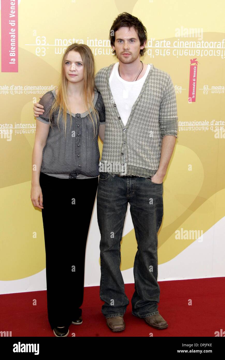 Sara forestier tom riley quelques hires stock photography and images