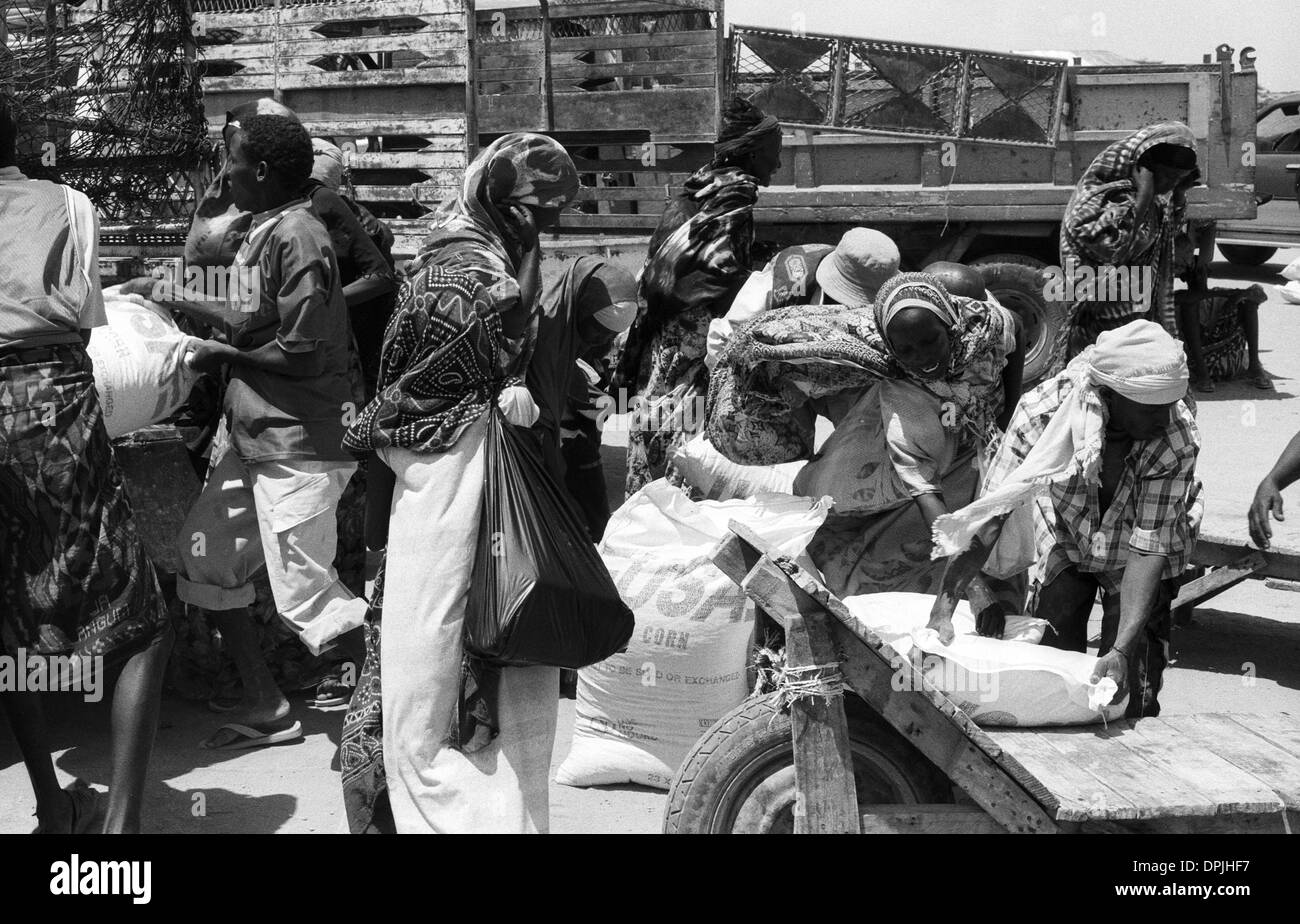 Jun. 01, 2006 Galkayo, Somalia Somali people recieve food aid in northern Galkayo circa June