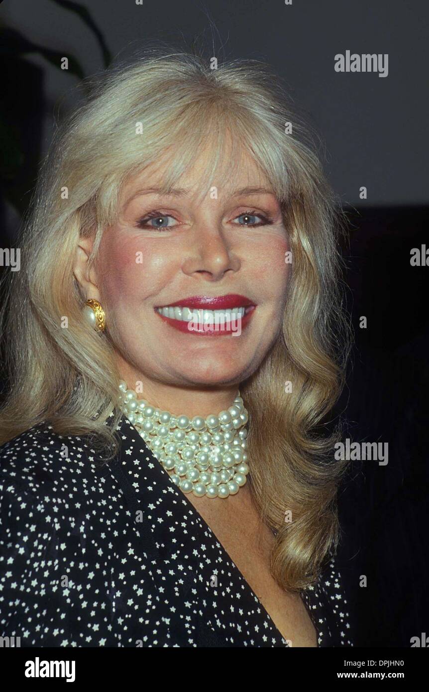 Loretta Rose [Profiles] • Instagram, Twitter, TikTok | Foller