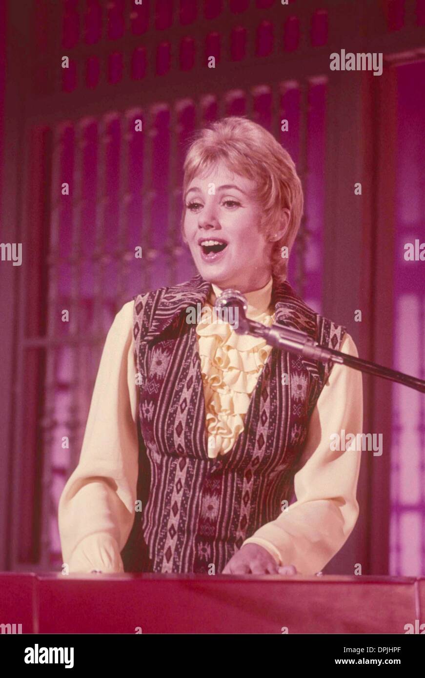 Shirley jones hi res stock photography and images Alamy