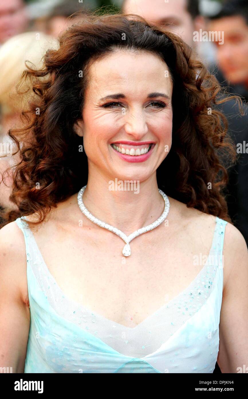 May 19, 2006 - Palais De Festival, CANNES, FRANCE - K47927.ANDIE MACDOWELL.ATTEND THE PREMIER OF THE WIND THAT SHAKES THE BARLEY IN CANNES.DIRECTOR & ACTORS.CANNES, FRANCE. DAVID GADD/ /   2006.(Credit Image: © Globe Photos/ZUMAPRESS.com) Stock Photo