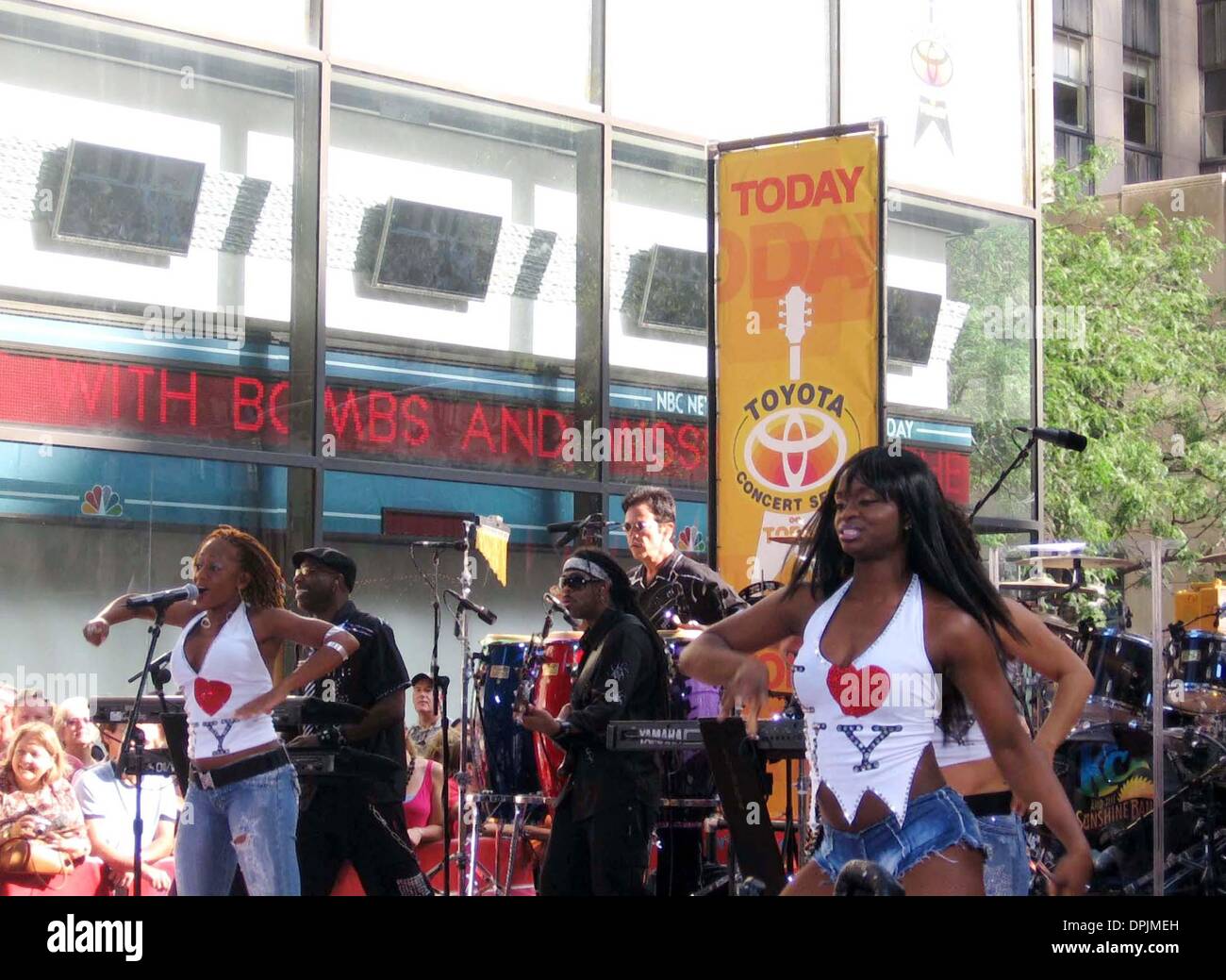 July 14, 2006 - K49000MK.KC & THE SUNSHINE BAND PERFORM ON NBC'S TODAY SHOW ROCKEFELLER CENTER, NEW YORK CITY 07-14-2006. MARK KASNER-(Credit Image: © Globe Photos/ZUMAPRESS.com) Stock Photo