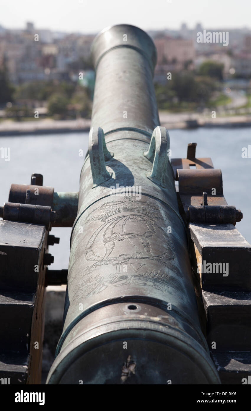 CUBA: Stunning Spanish fort 🏰 (MORRO CASTLE) in Havana's harbour (built  1590s) 