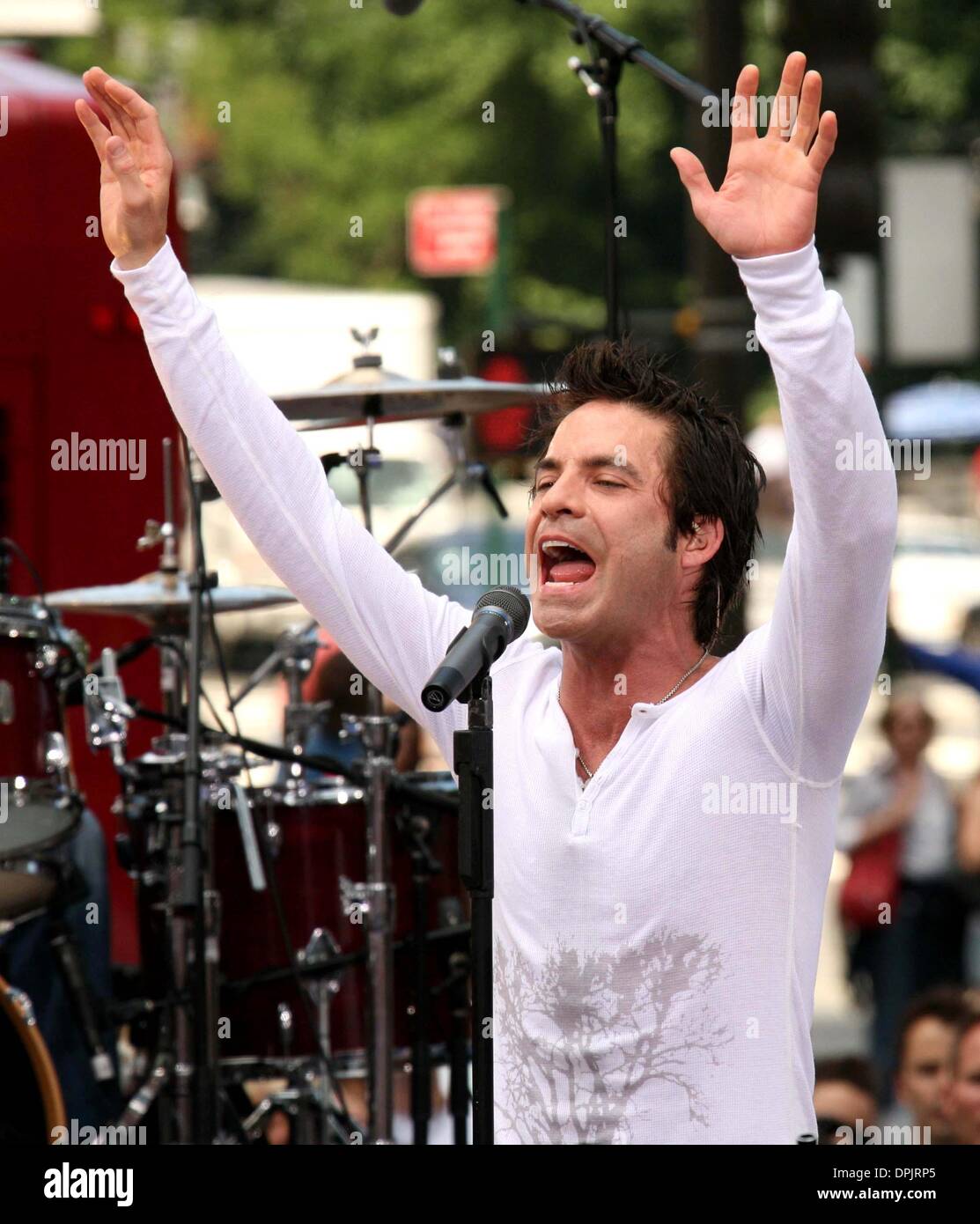 July 15, 2006 - Pat Monahan of Train performing on CBS's ''The Early ...