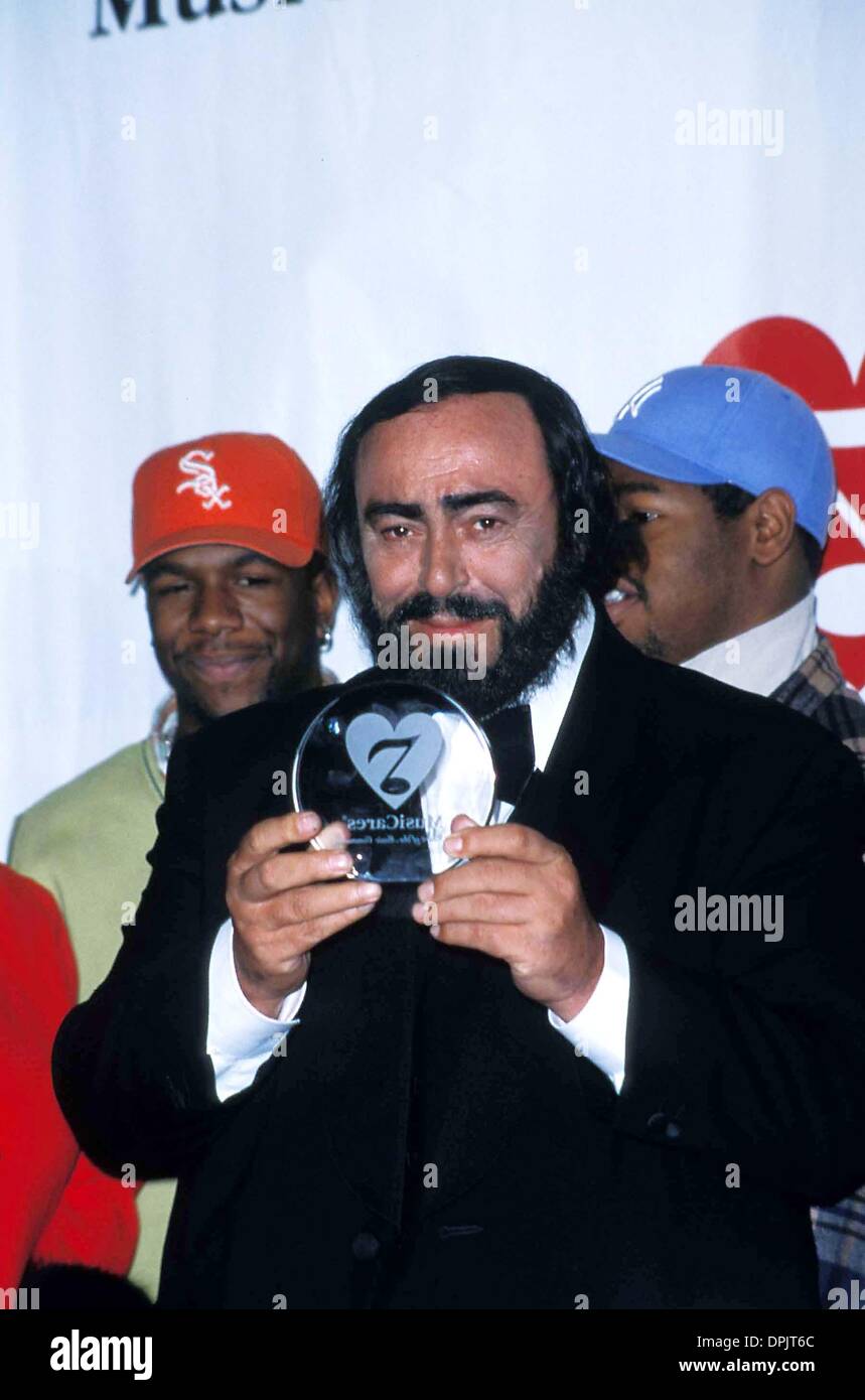 Aug. 21, 2006 - I2066ES.Pavarotti  Honored as Musicares Person of the Year..Luciano Pavarotti. Rosario Esposito -   -    LUCIANOPAVAROTTIRETRO(Credit Image: © Globe Photos/ZUMAPRESS.com) Stock Photo