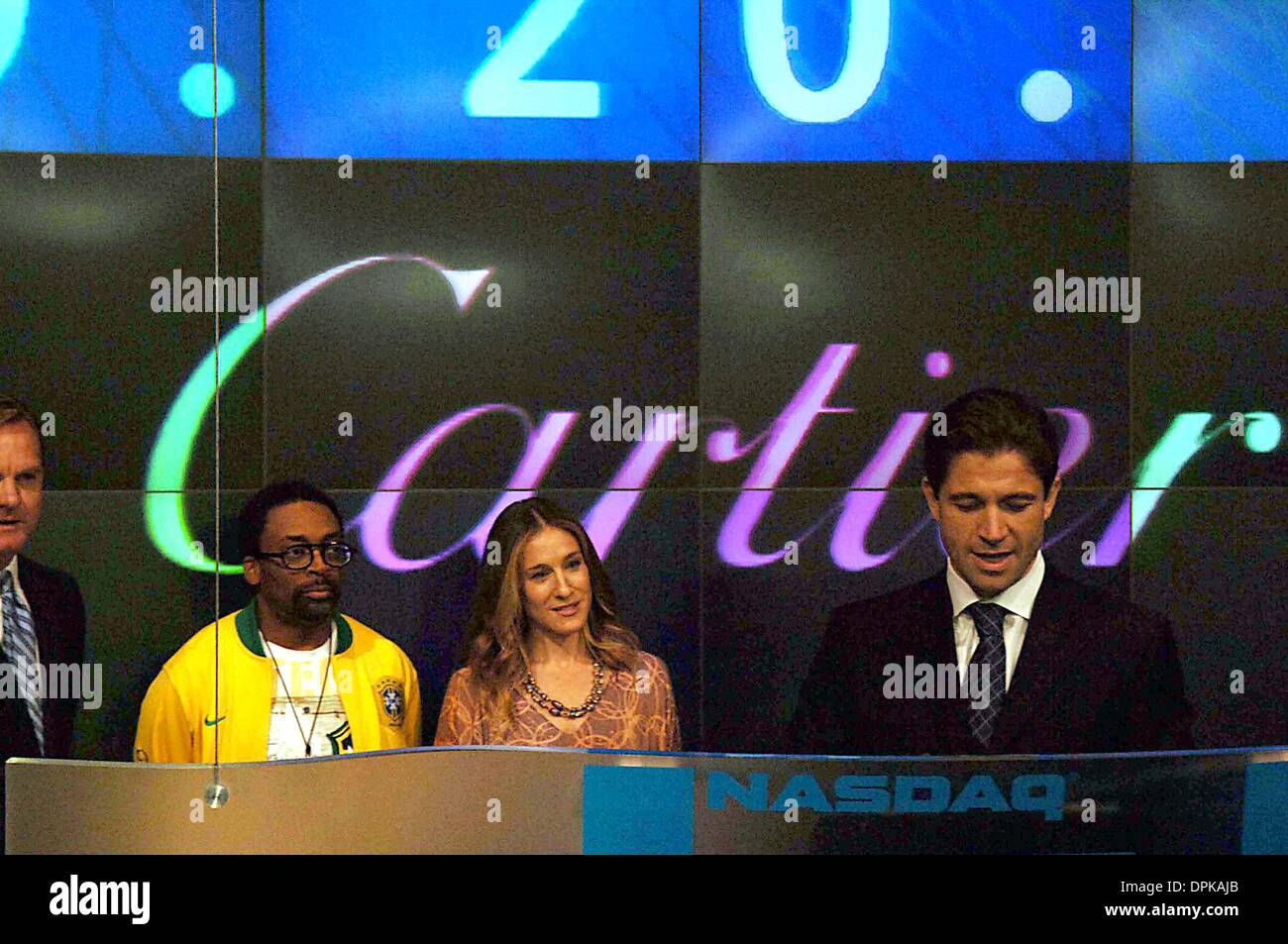 June 8, 2006 - K48239AR.CELEBRITIES TO INTRODUCE NATIONAL CHARITY INITIATIVE FOR UNICEF AND THE TISCH FILM SCHOOL AT NYU THROUGH THE SALE OF THE LOVE JEWELRY LINE BY CARTIER WAS HELD AT THE NASDAQ HEADQUARTERS, NEW YOKR CITY.06-08-2006. ANDREA RENAULT-   2006.SARAH JESSICA PARKER.SPIKE LEE.FREDERIC DE NARP OF CARTIER(Credit Image: © Globe Photos/ZUMAPRESS.com) Stock Photo