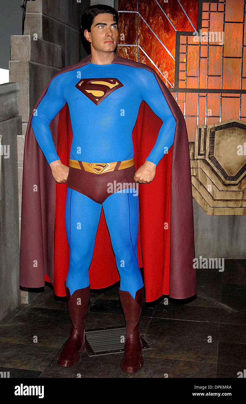 June 27, 2006 - K48451AR.SUPERMAN RETURNS, LAUNCHES IT'S WAX FIGURE AND INTERACTIVE EXPERIENCE AT MADAME TUSSAUDS, TIMES SQUARE NEW YORK CITY. 06-27-2006. ANDREA RENAULT-   G 2006..SUPERMAN WAX WORKS(Credit Image: © Globe Photos/ZUMAPRESS.com) Stock Photo