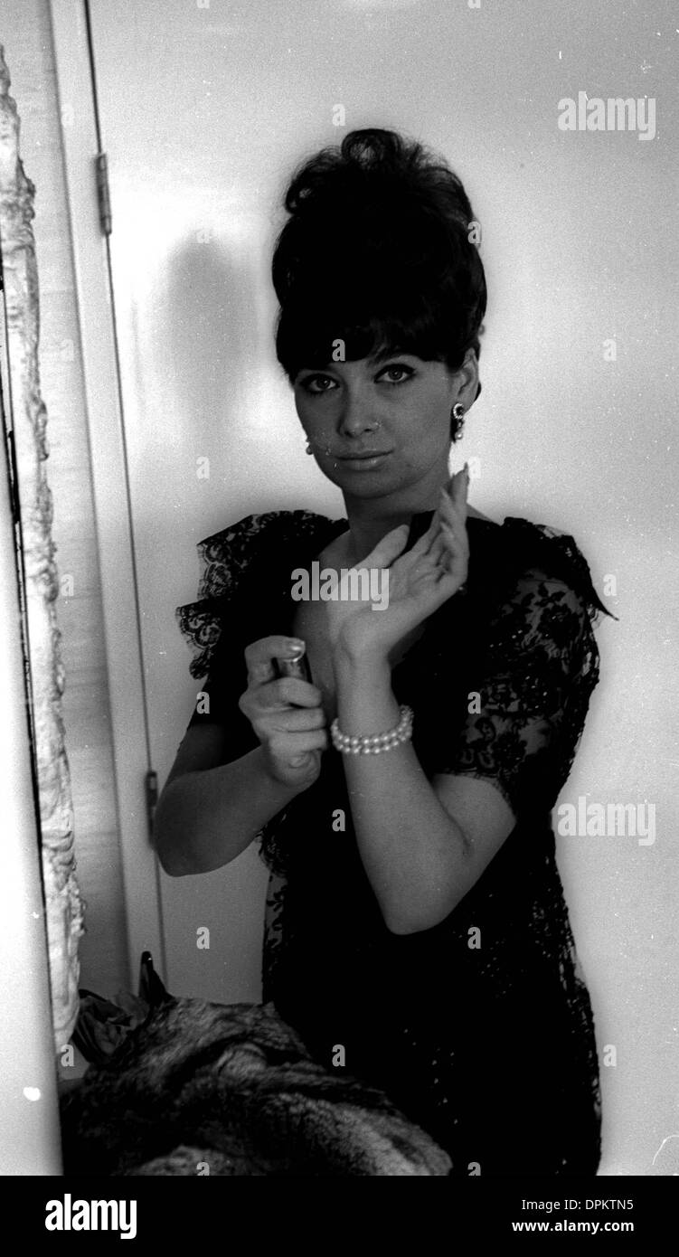 Suzanne pleshette High Resolution Stock Photography and Images - Alamy