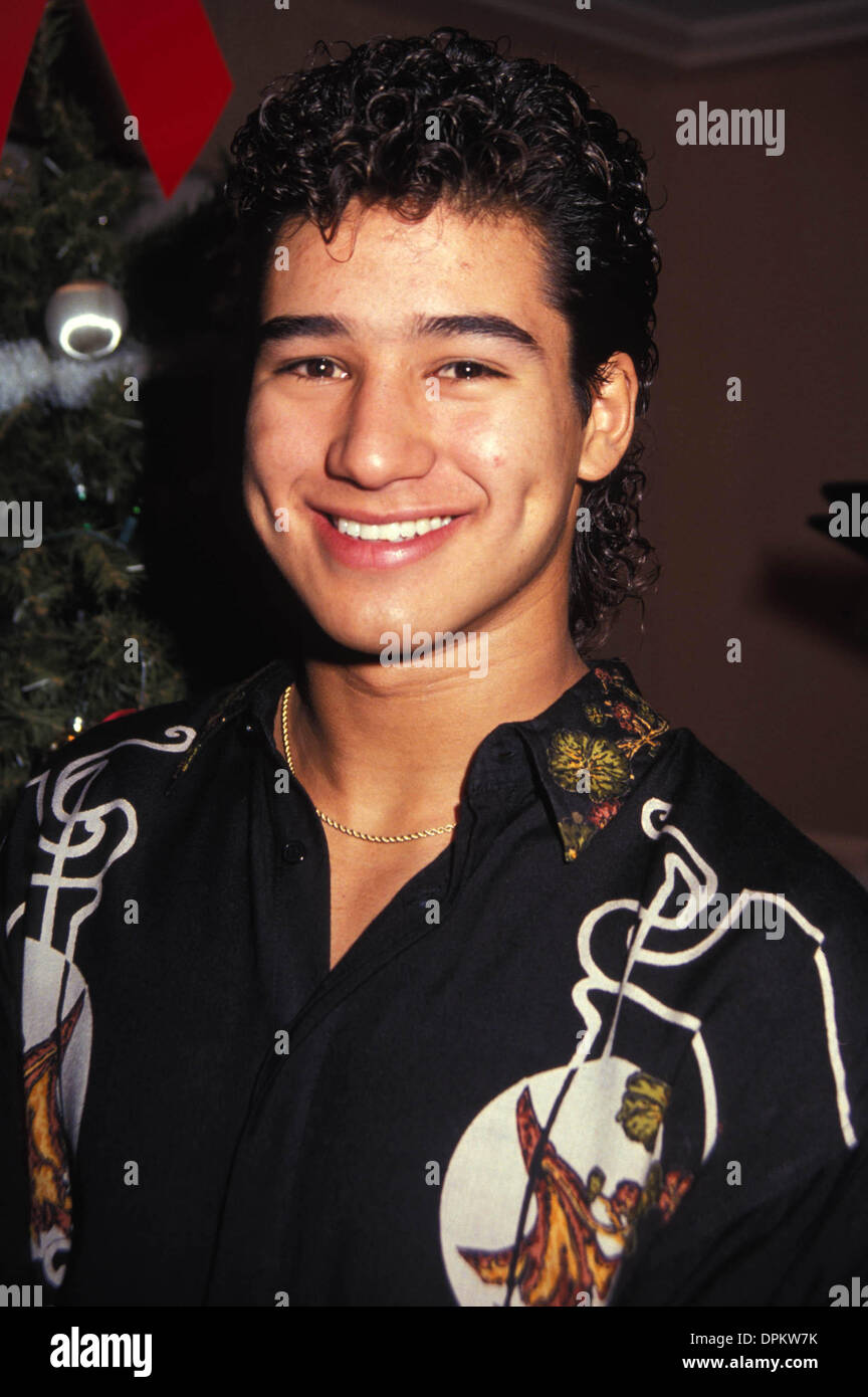 Mario lopez 1990 hi-res stock photography and images - Alamy
