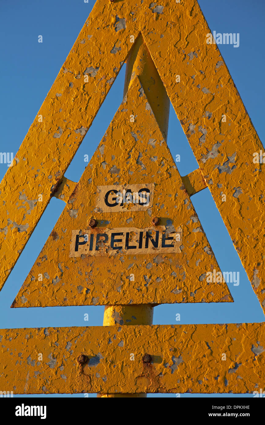 Gas pipe warning sign hi-res stock photography and images - Alamy