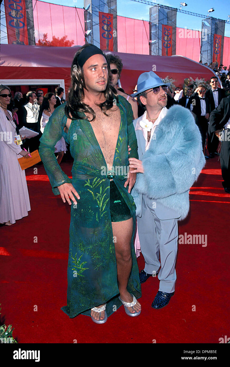 Dec. 14, 2005 - K18301FB.72ND ACADEMY AWARDS SHRINE AT THE AUDITORIUM LA  CA.03-26-2000. FITZROY BARRETT- 2000.TREY PARKER .MATT STONE(Credit Image:  © Globe Photos/ZUMAPRESS.com Stock Photo - Alamy