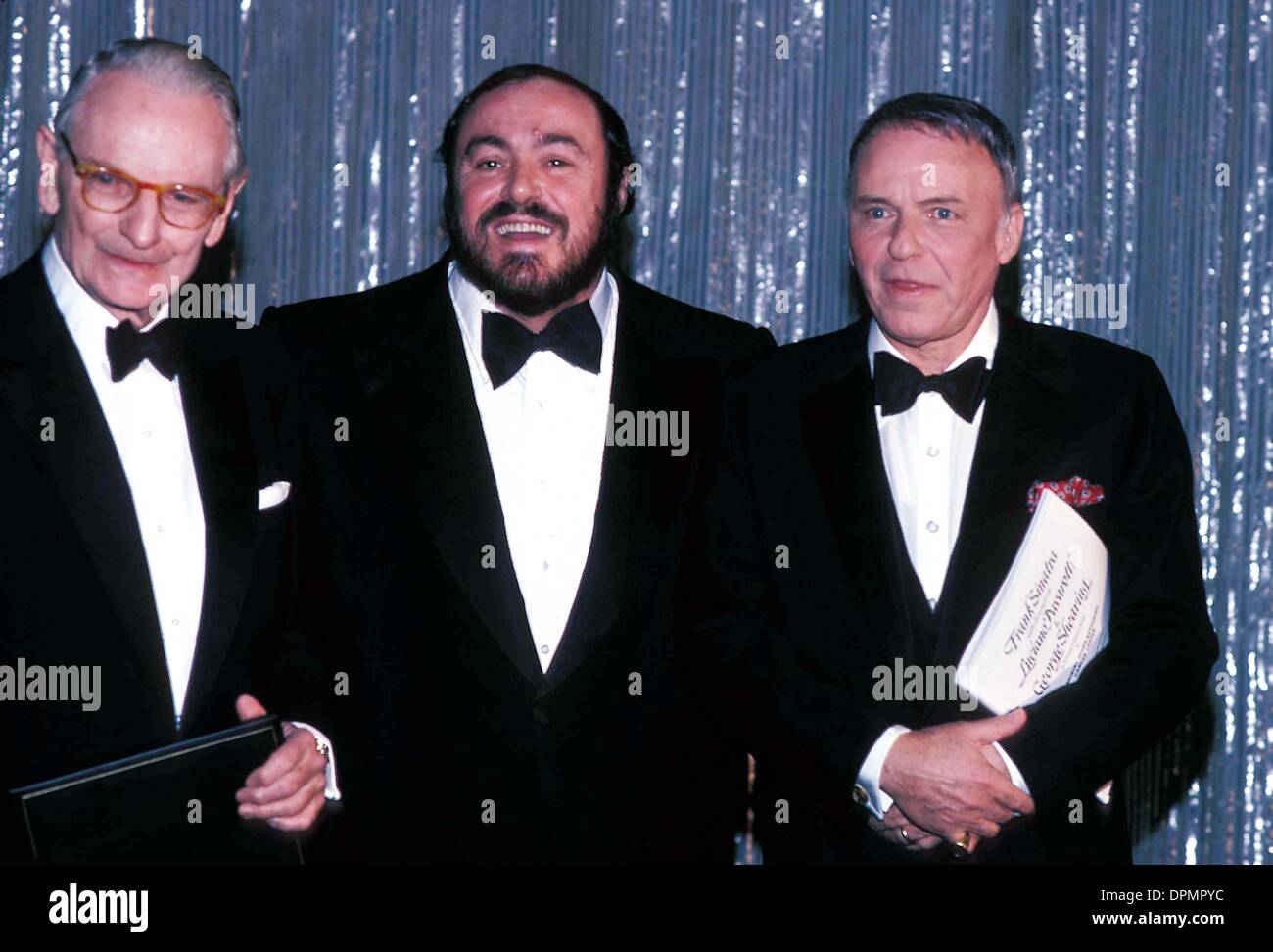 Aug. 21, 2006 - Laurence Rockefeller, .Luciano Pavarotti, and Frank Sinatra. James Colburn -   -    1982.LUCIANOPAVAROTTIRETRO(Credit Image: © Globe Photos/ZUMAPRESS.com) Stock Photo