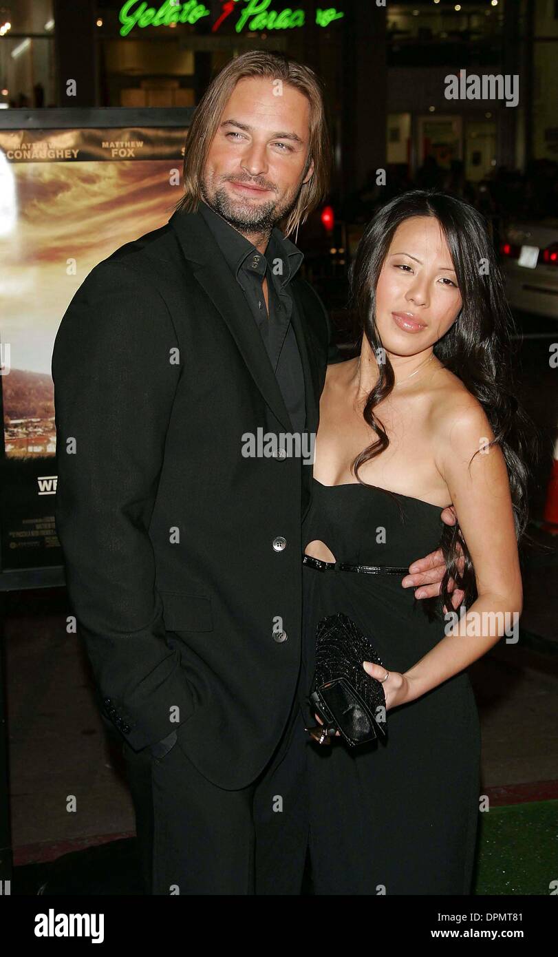 Dec. 15, 2006 - Graumans Chinese, Hollywood, LOS ANGELES, USA - JOSH HOLLOWAY, YESSICA KUMALA.ACTOR & WIFE.WE ARE MARSHALL - PREMIERE -.GRAUMAN'S CHINESE, HOLLYWOOD, CALIFORNIA .12-14-2006.K51115(Credit Image: © Globe Photos/ZUMAPRESS.com) Stock Photo