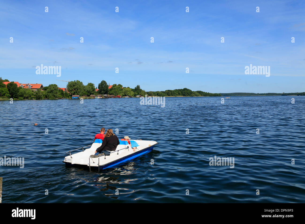 Paddleboat Stock Photos &amp; Paddleboat Stock Images - Alamy