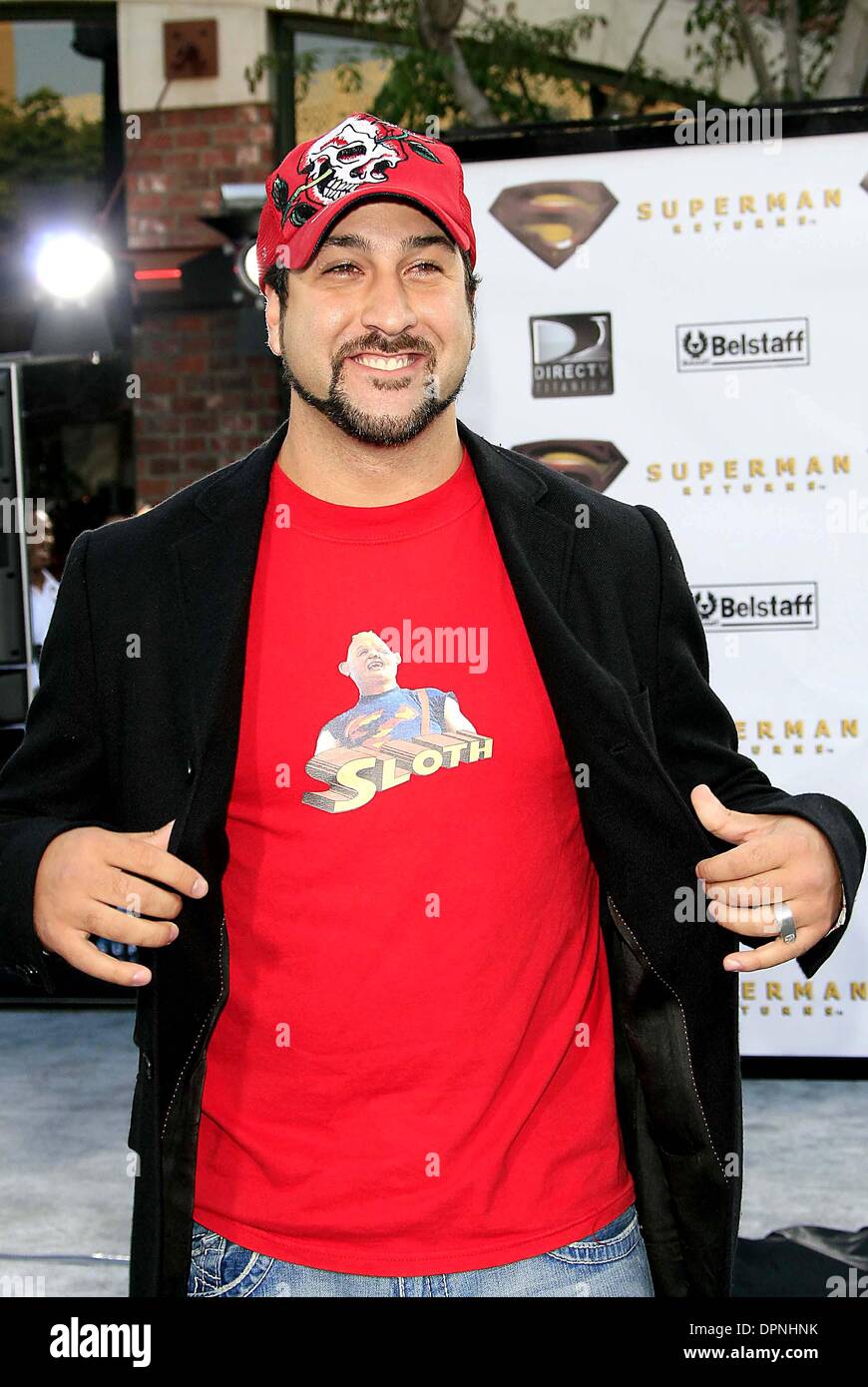 Joey Fatone Chest(01)