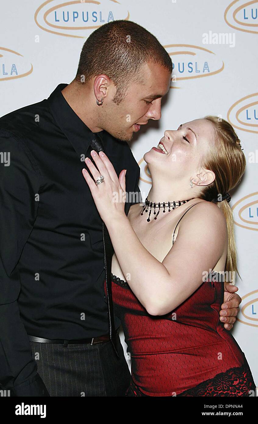 Melissa joan hart and husband hi res stock photography and images Alamy