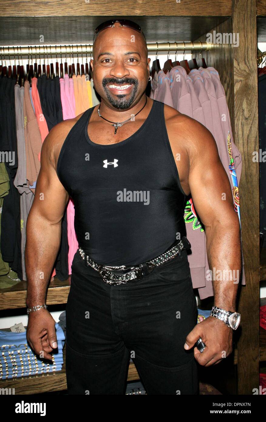 Aug. 15, 2006 - West Hollywood, CALIFORNIA, USA - OSCAR DILLON