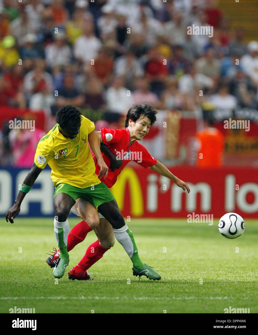 June 13, 2006 - World Cup Stadium, FRANKFURT, GERMANY - K48286.KOREA VS