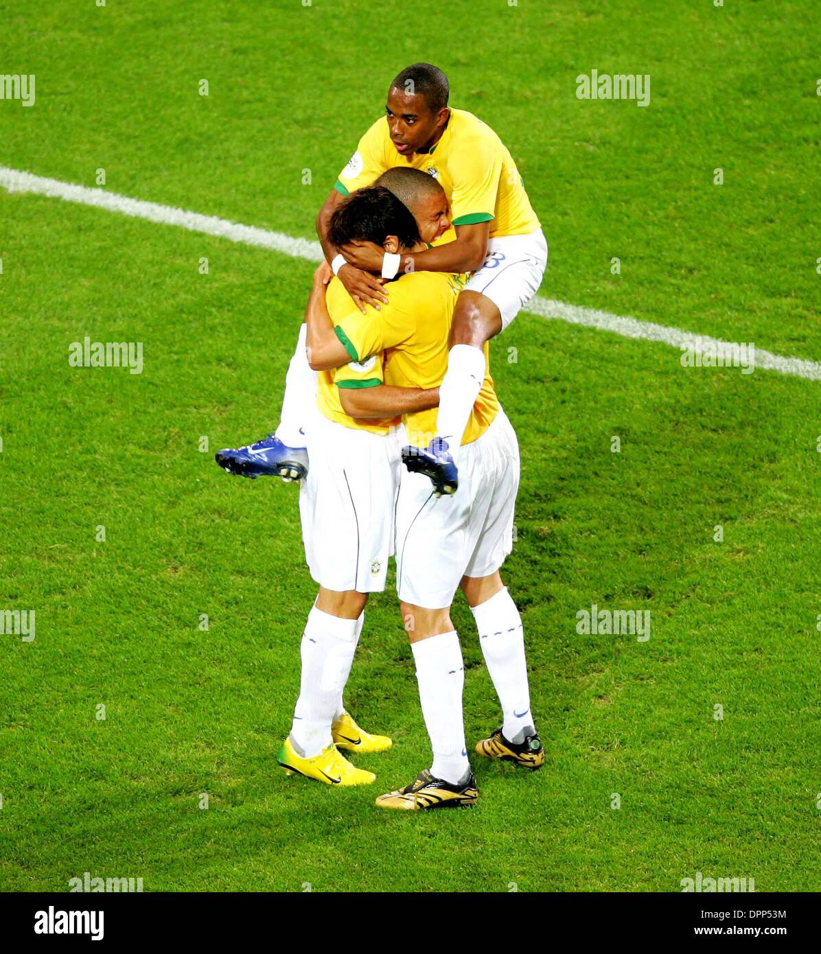 Brazil ronaldo world cup japan hi-res stock photography and images - Alamy