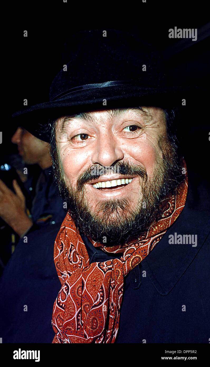 Aug. 16, 2006 - Luciano Pavarotti. Steven Granitz -    1982.LUCIANOPAVAROTTIRETRO(Credit Image: © Globe Photos/ZUMAPRESS.com) Stock Photo