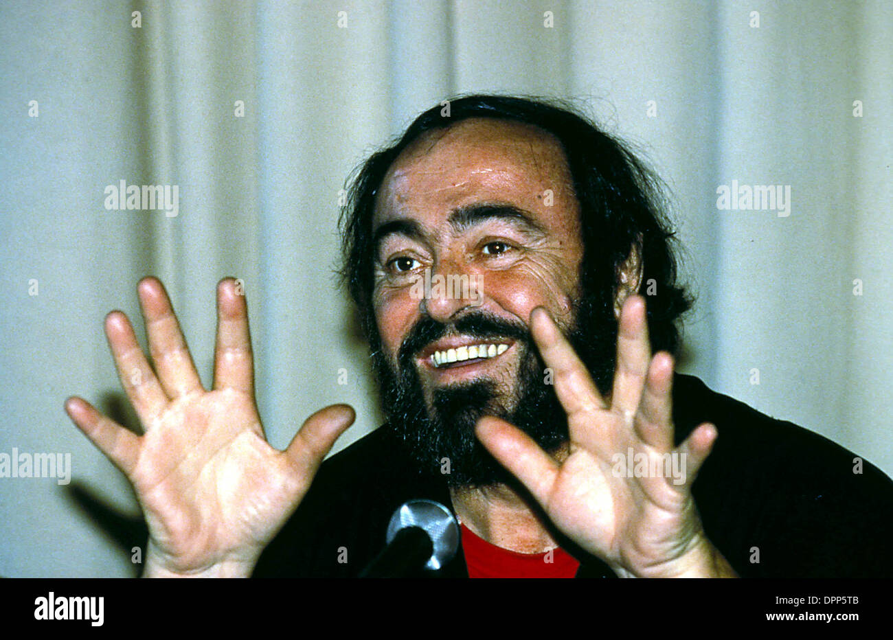 Aug. 17, 2006 - Luciano Pavarotti. Stephane Cardinale - Imapress -    1993.LUCIANOPAVAROTTIRETRO(Credit Image: © Globe Photos/ZUMAPRESS.com) Stock Photo
