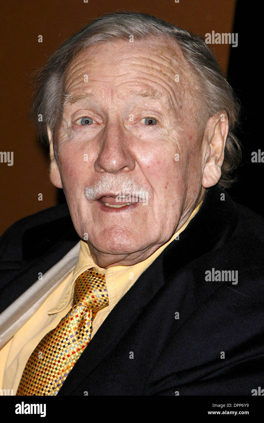 Leslie phillips actor hires stock photography and images Alamy