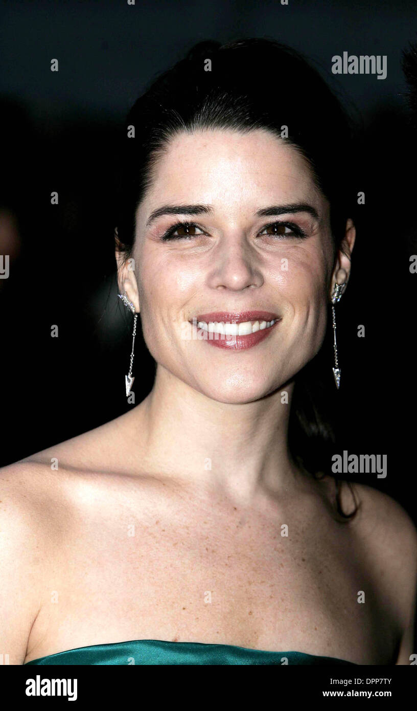 Neve campbell actress hi-res stock photography and images - Alamy