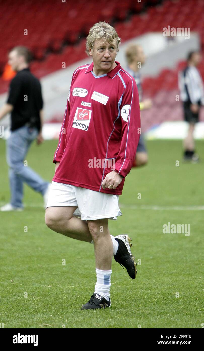 May 21, 2006 - Upton Park Stadium, LONDON, ENGLAND - FRANK McAVENNIE.PLAYING FOR THE BILL TEAM AT THE 2006 CELEBRITY WORLD CUP SOCCER SIXES TOURNAMENT AT UPTON PARK, WEST HAM UNITED'S FOOTBALL GROUND IN LONDON. 05-21-2006.Â©  -   K48038.(Credit Image: © Globe Photos/ZUMAPRESS.com) Stock Photo