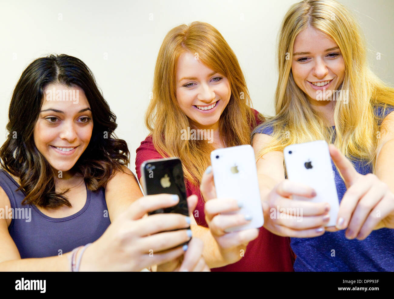 girls taking nude pictures on their phones tall white girl like to fuck asian man