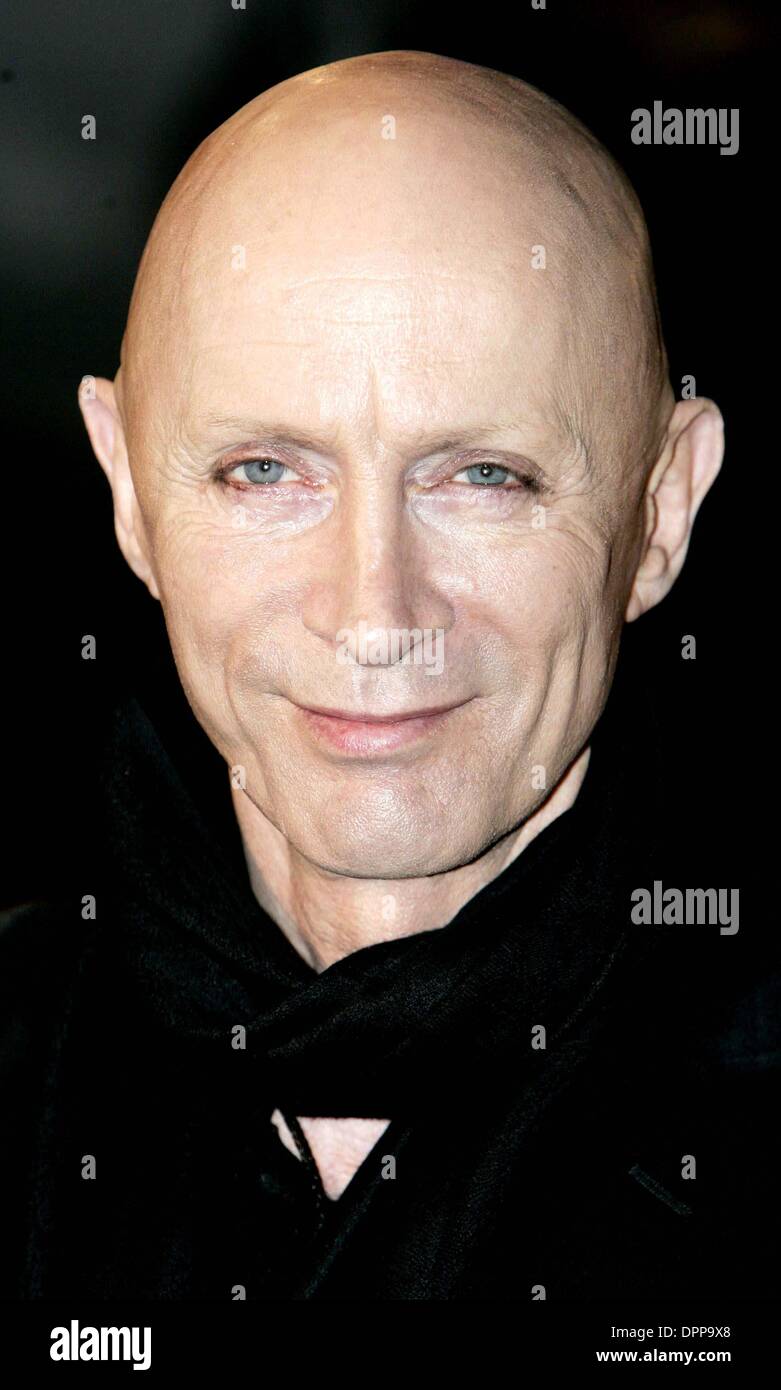 Nov. 14, 2006 - Leicester Square, LONDON, ENGLAND - RICHARD O'BRIEN.ACTOR.ROYAL PERFORMANCE AND WORLD PREMIERE OF CASINO ROYALE.THE ODEON, LEICESTER SQUARE, LONDON, ENGLAND..14 November 2006.K50740... Tim Matthews/ /   2006.(Credit Image: © Globe Photos/ZUMAPRESS.com) Stock Photo