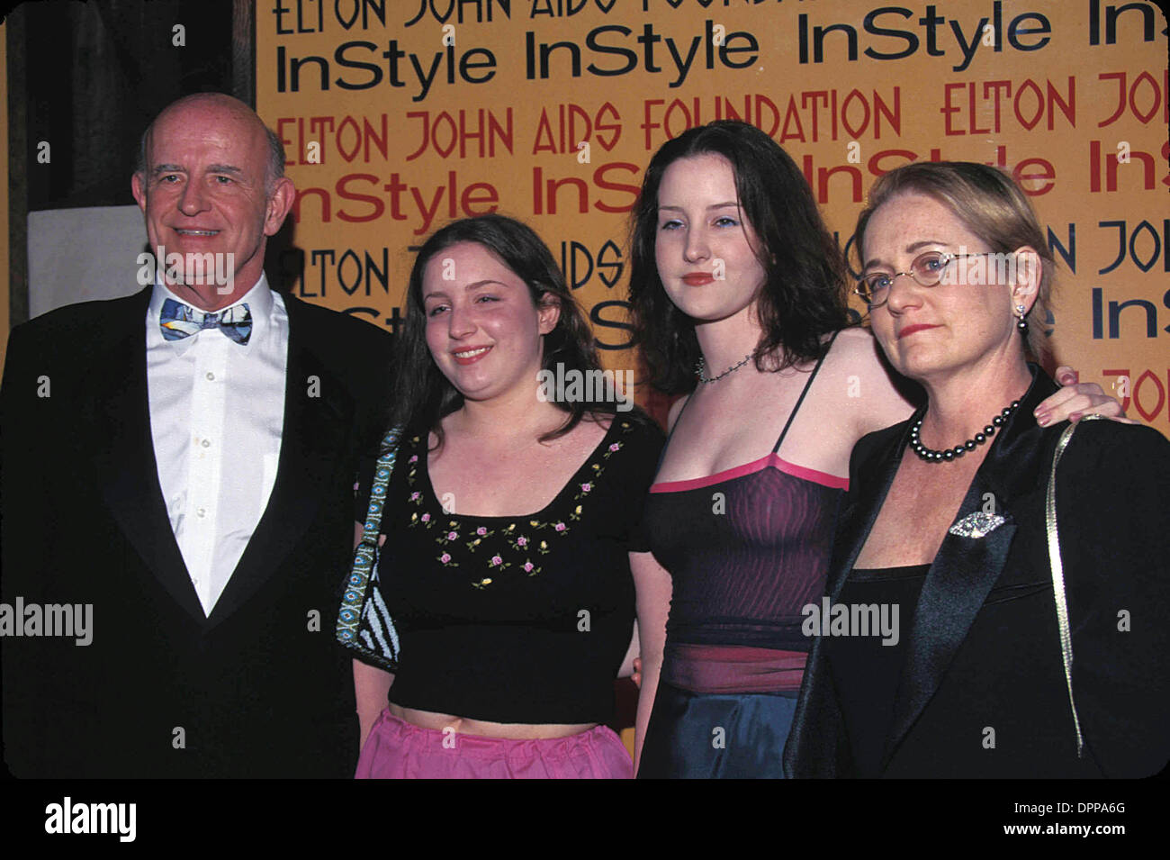 Dec. 13, 2006 - PETER BOYLE WITH HIS WIFE LORAINE ALTERMAN AND THEIR  DAUGHTERS AMY BOYLE AND LUCY BOYLE.ELTON JOHN INSTYLE PARTY AT PAGANI ,  WEST HOLLYWOOD 03-26-2000.K18302TR. TOM RODRIGUEZ- PETERBOYLERETRO(Credit  Image: ©